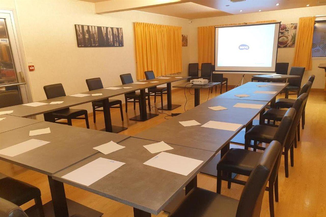 Hotel Chateau-Thierry Centre Екстериор снимка